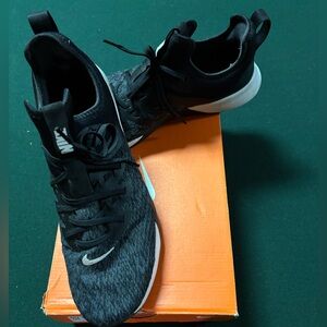 Women’s Nike foundation elite TR